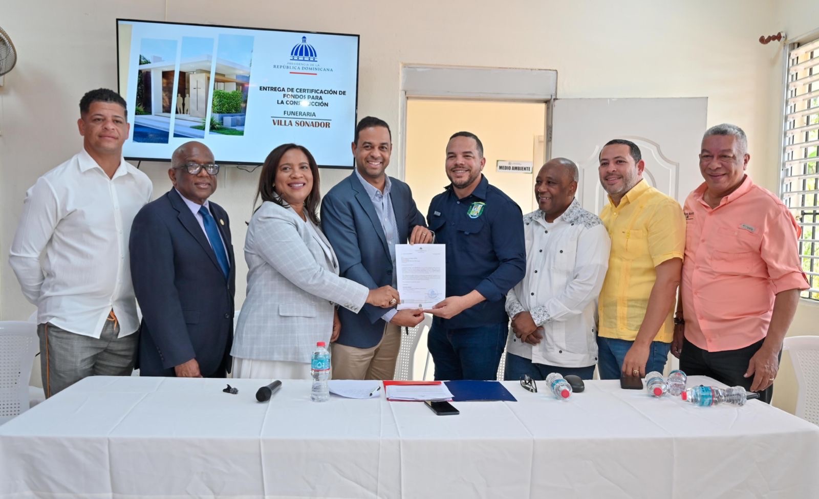 Gobierno entrega más de RD$32 millones a alcaldías de Monseñor Nouel, Santiago y La Vega